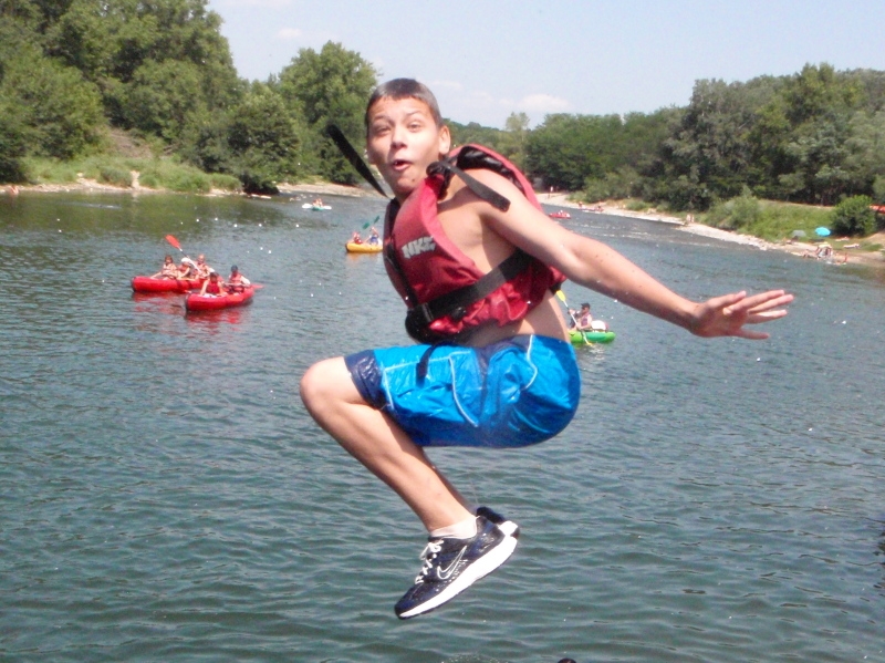 Village Camps International Summer Camp Ard&egrave;che, France 2019-07-26 https://www.villagecamps.com/journals_admin/images/68-1-Bogdan leaps off the rock.jpg